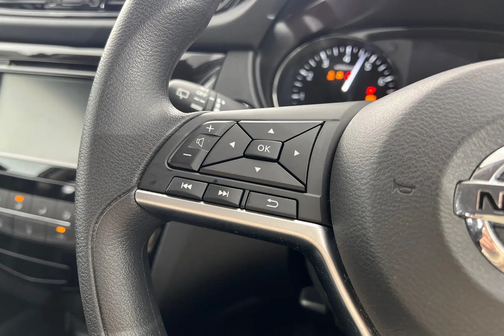 2021 Nissan X-TRAIL Gallery Image 16