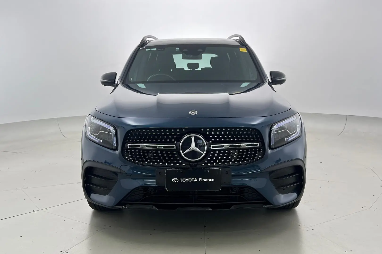 2021 Mercedes-Benz GLB-Class Gallery Image 10