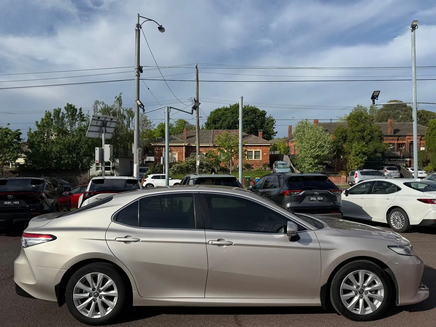 2018 Toyota Camry Gallery Image 3