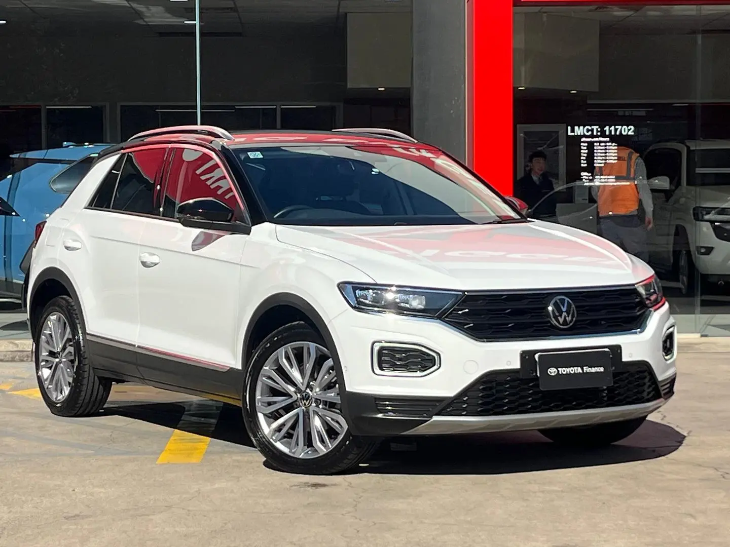 2021 Volkswagen T-Roc Gallery Image 1