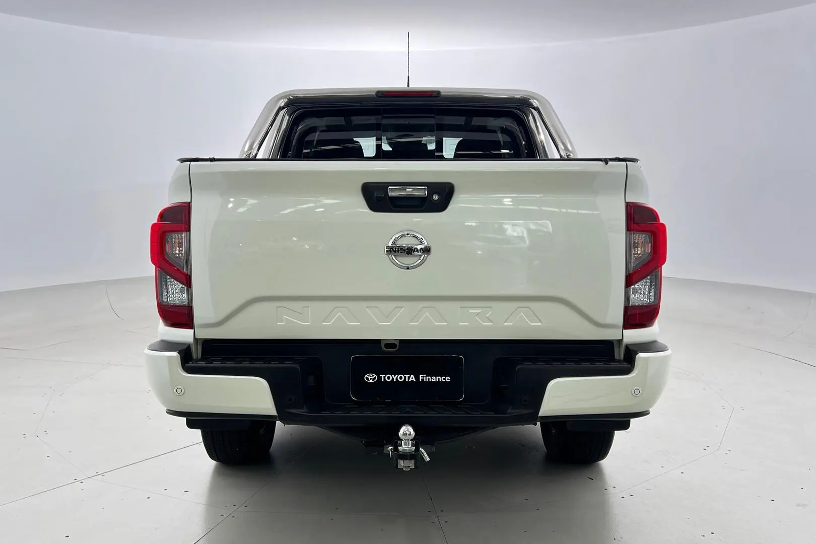2021 Nissan Navara Gallery Image 5