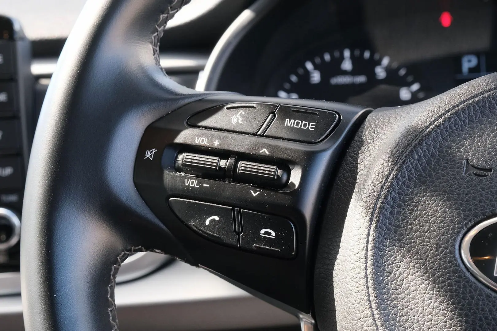 2020 Kia Rio Gallery Image 15