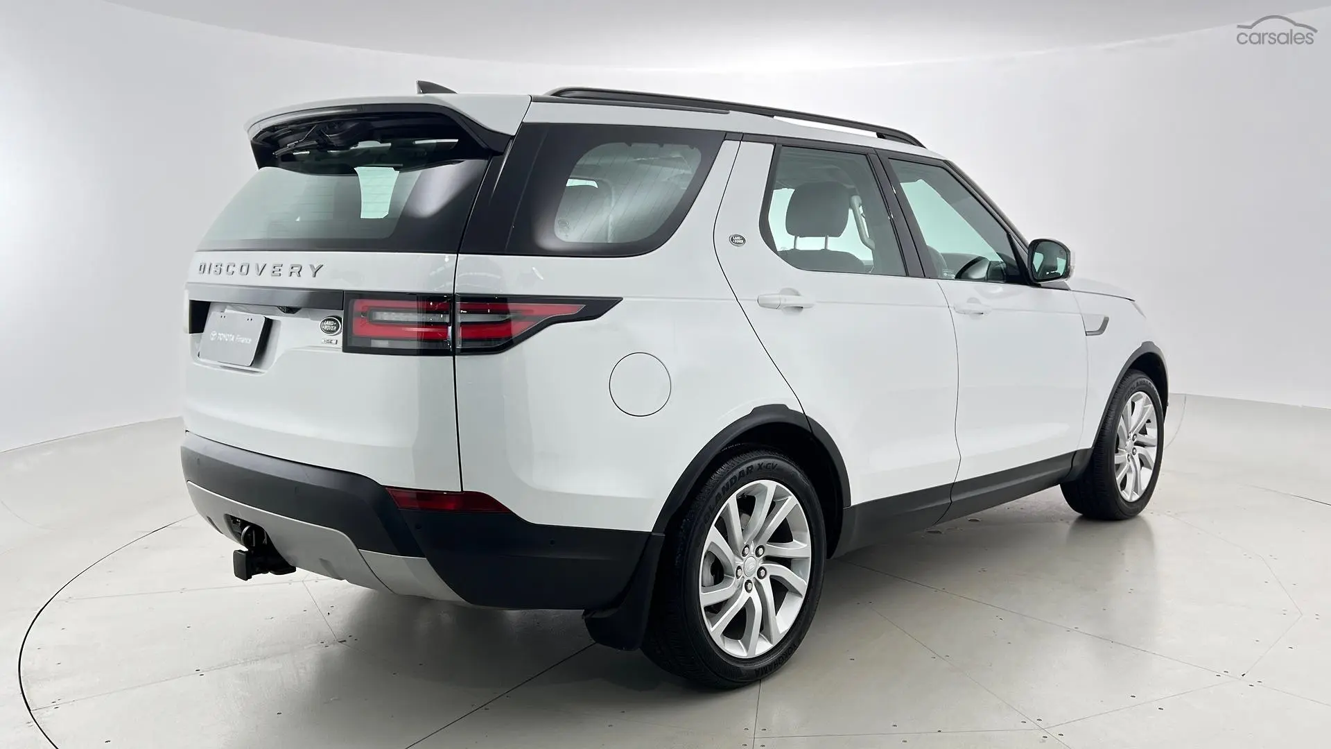 2018 Land Rover Discovery Image 6