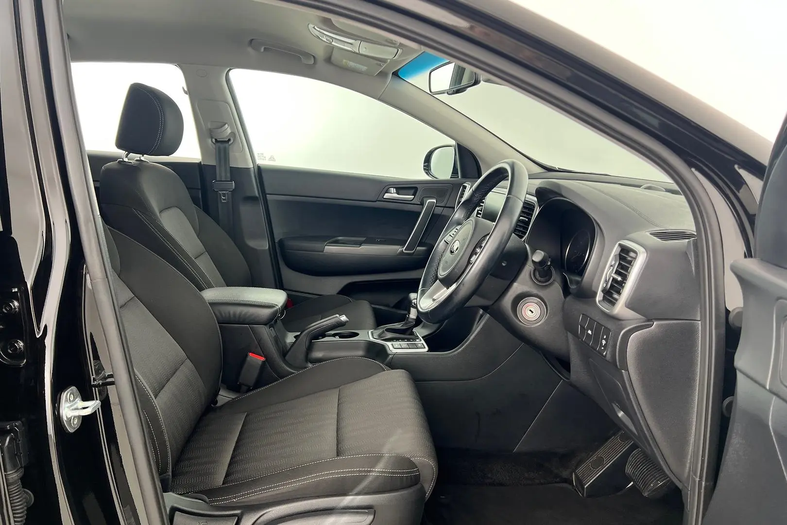 2020 Kia Sportage Gallery Image 11