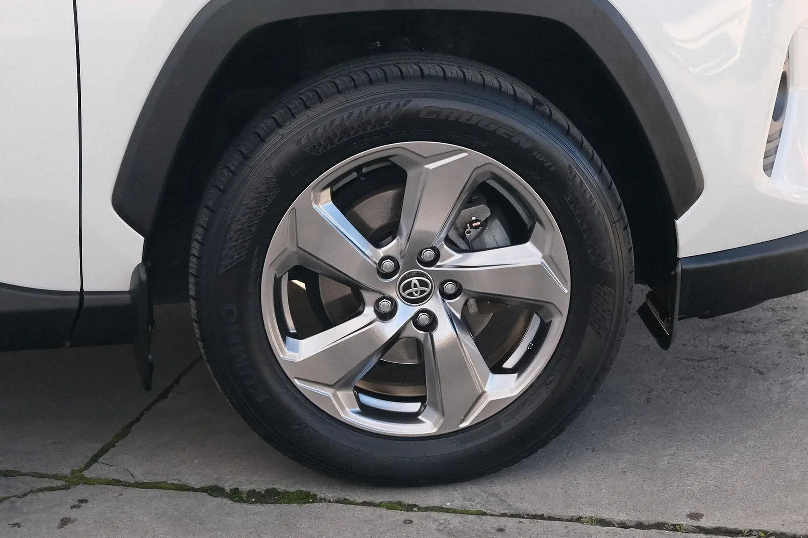 2020 Toyota RAV4 Gallery Image 6