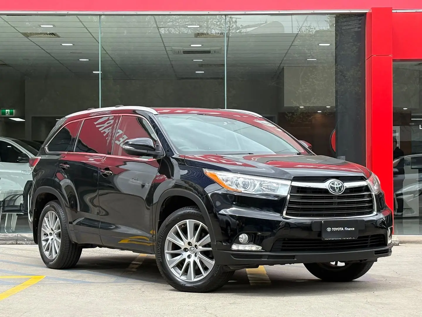 2015 Toyota Kluger Gallery Image 1