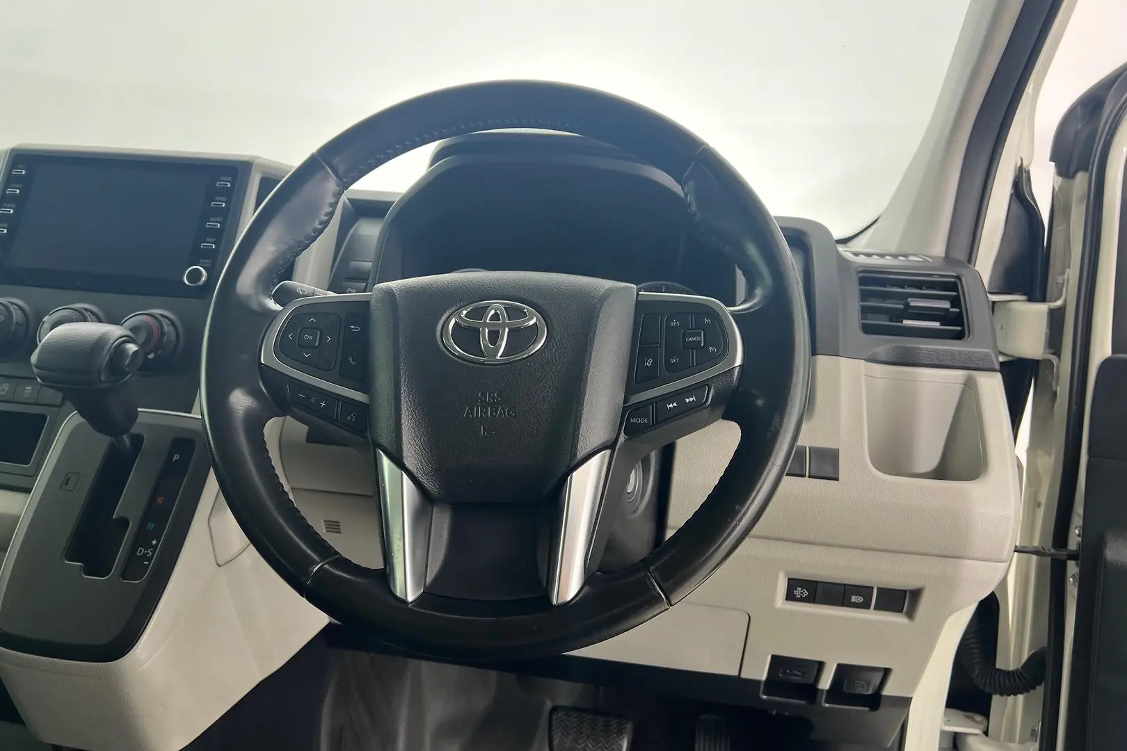 2020 Toyota Hiace Gallery Image 19
