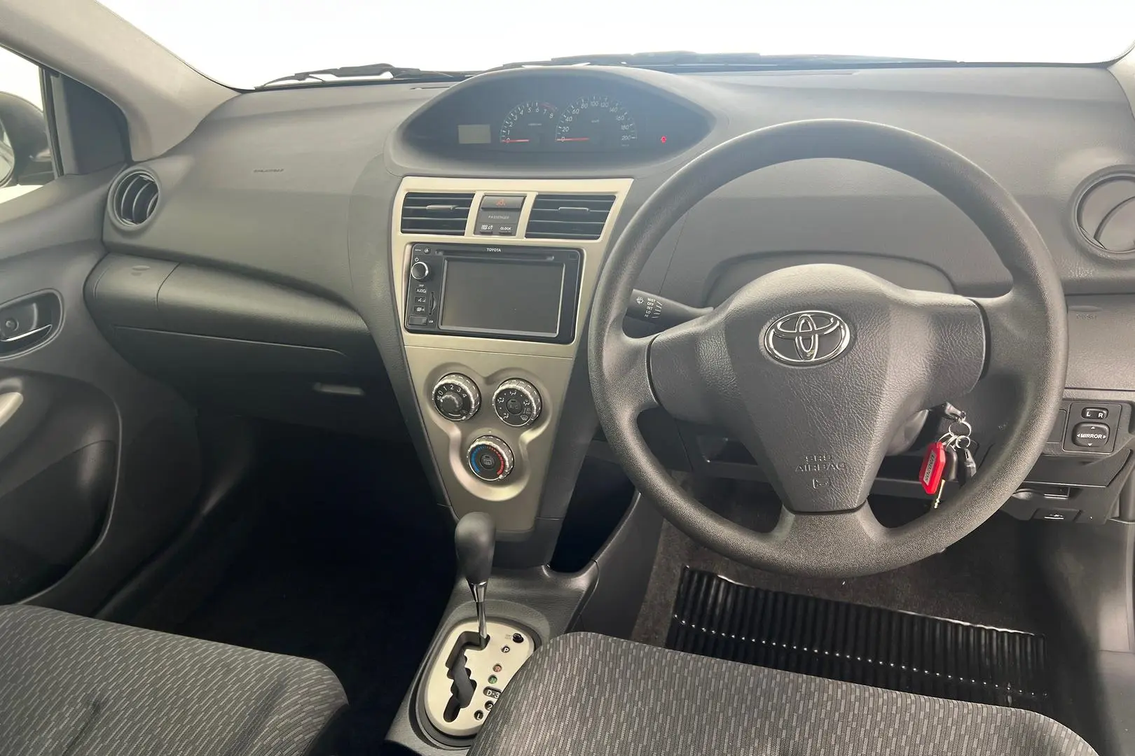 2013 Toyota Yaris Gallery Image 2