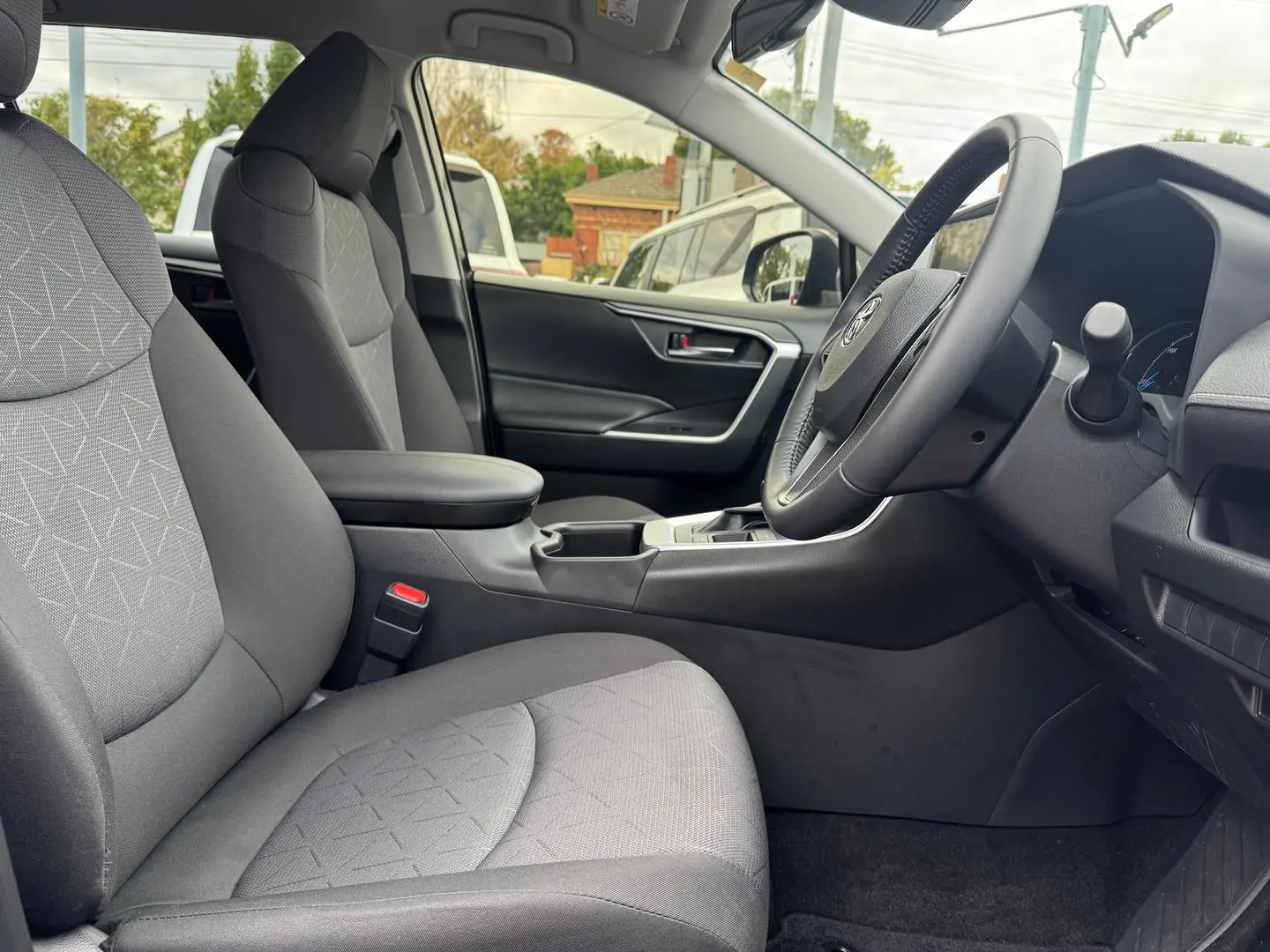 2024 Toyota RAV4 Gallery Image 12