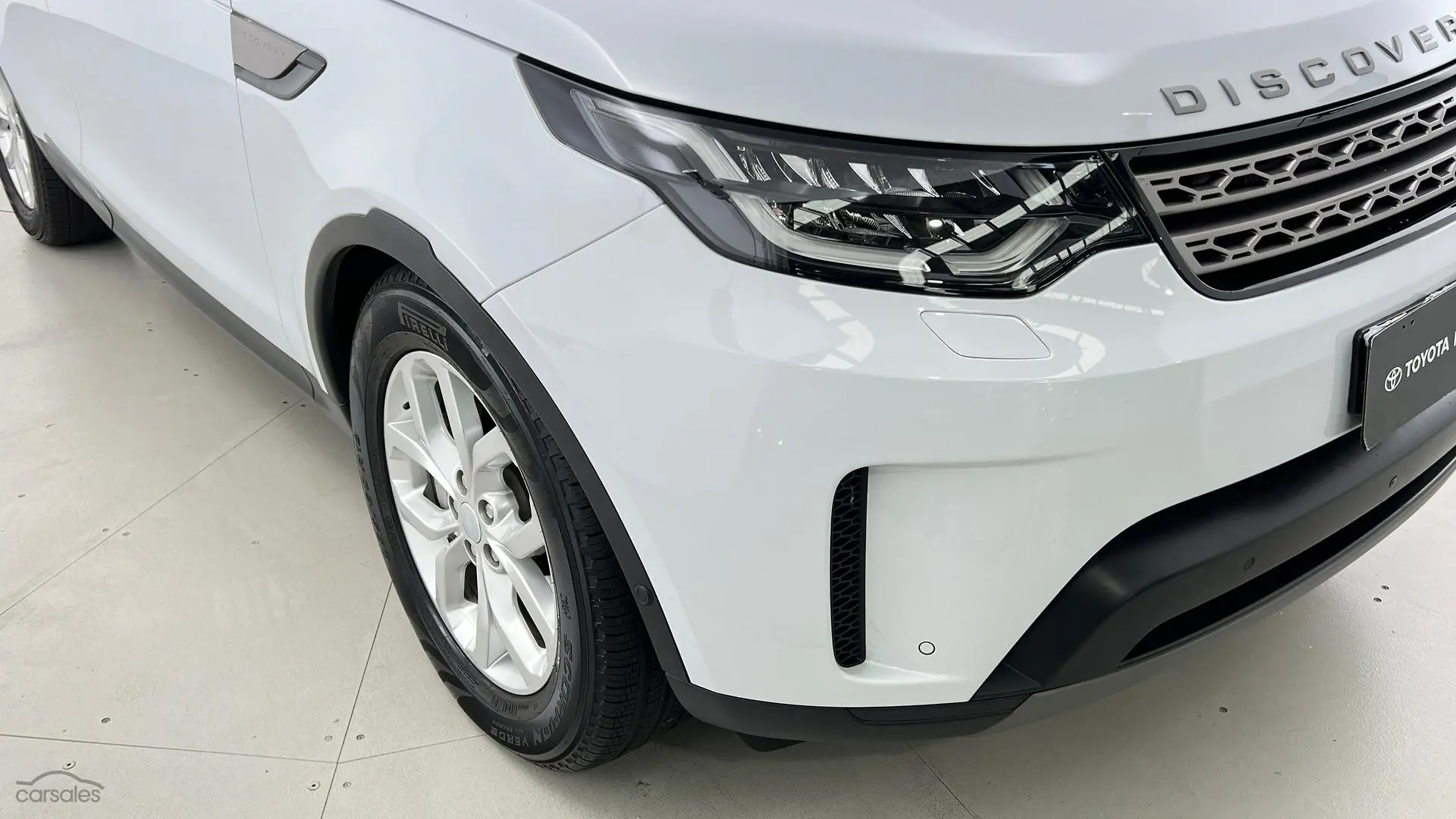 2019 Land Rover Discovery Image 6