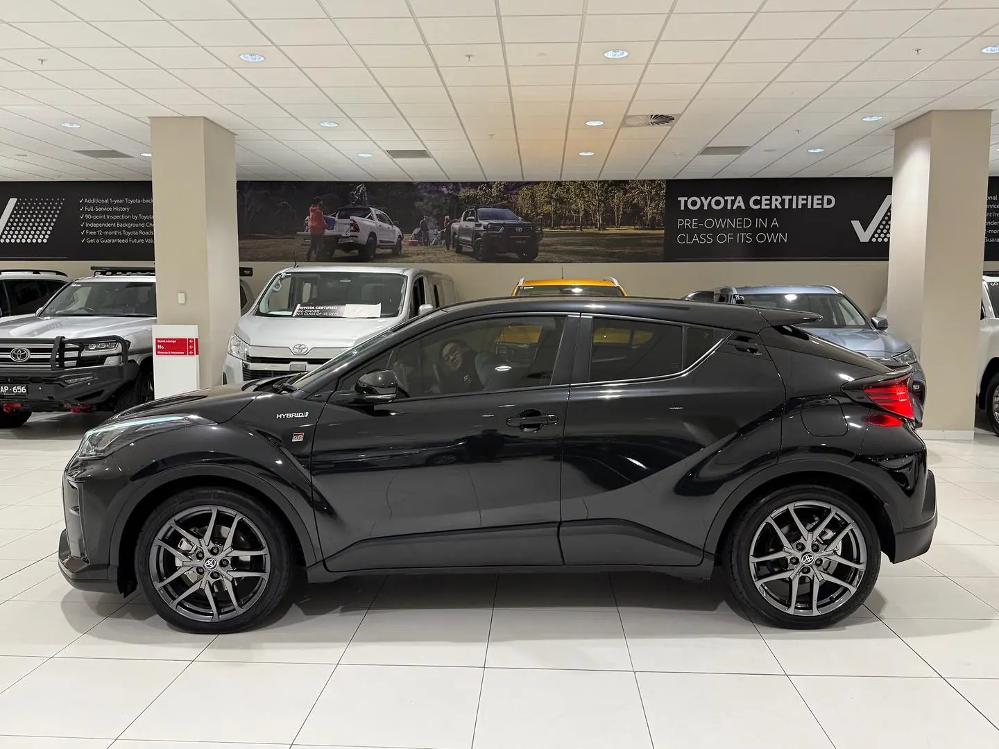 2021 Toyota C-HR Gallery Image 6