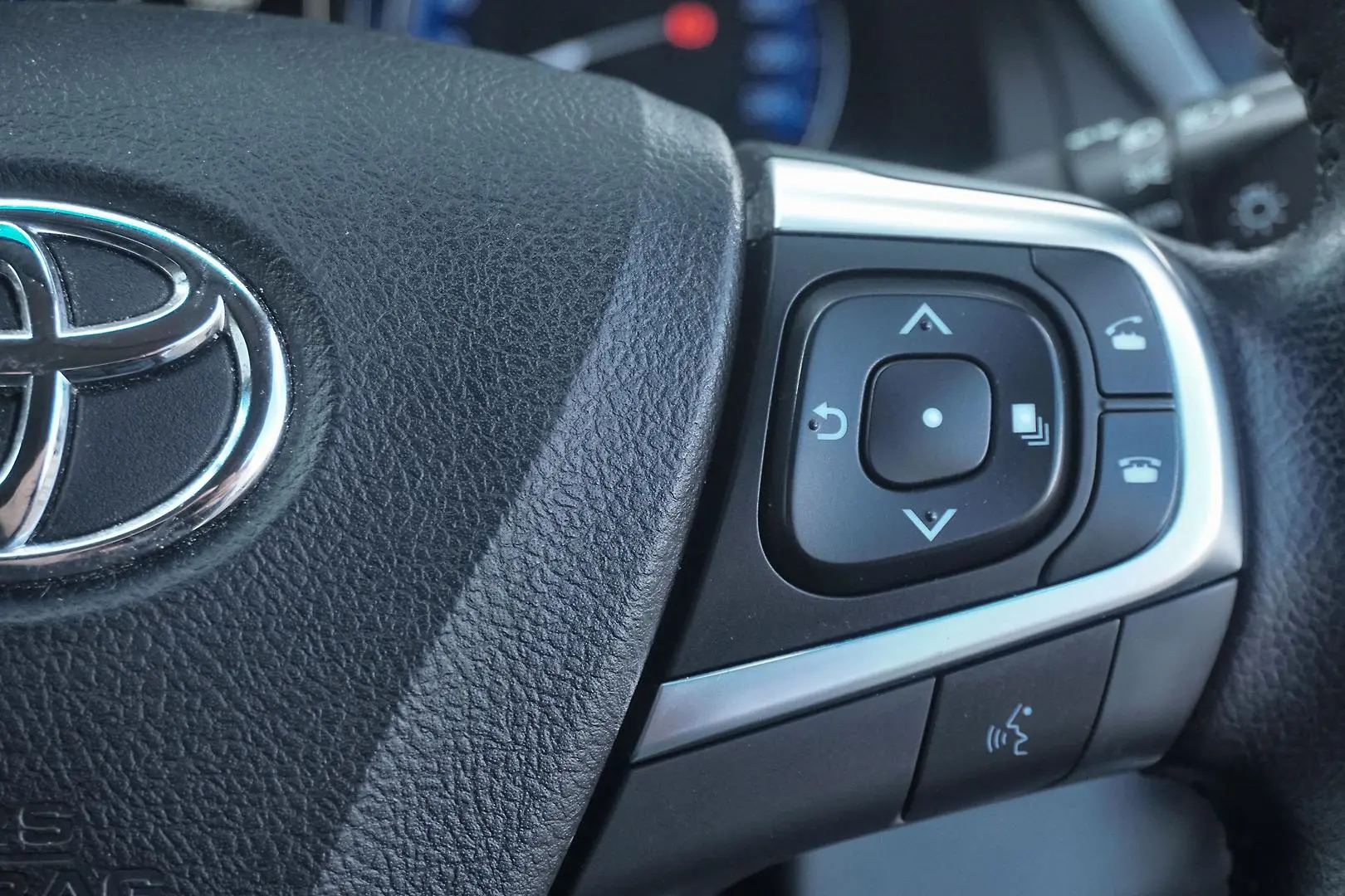 2015 Toyota Camry Gallery Image 10