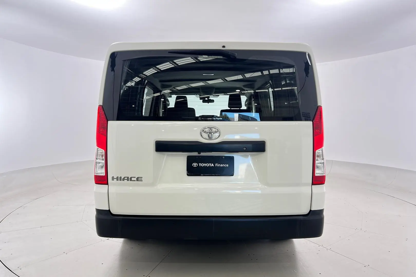 2019 Toyota Hiace Gallery Image 7