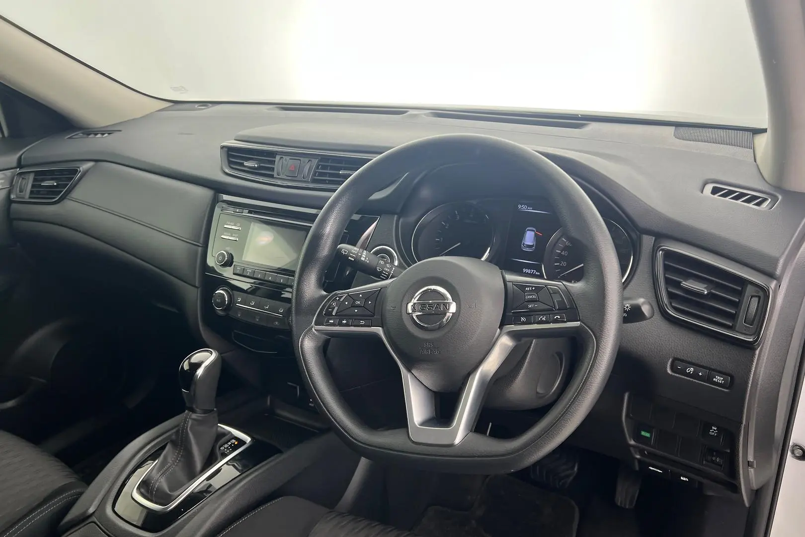 2017 Nissan X-TRAIL Gallery Image 12