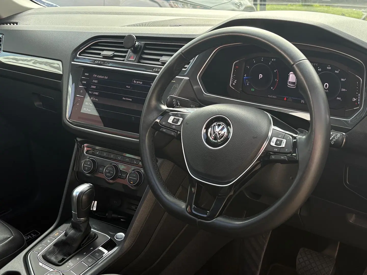2019 Volkswagen Tiguan Gallery Image 14