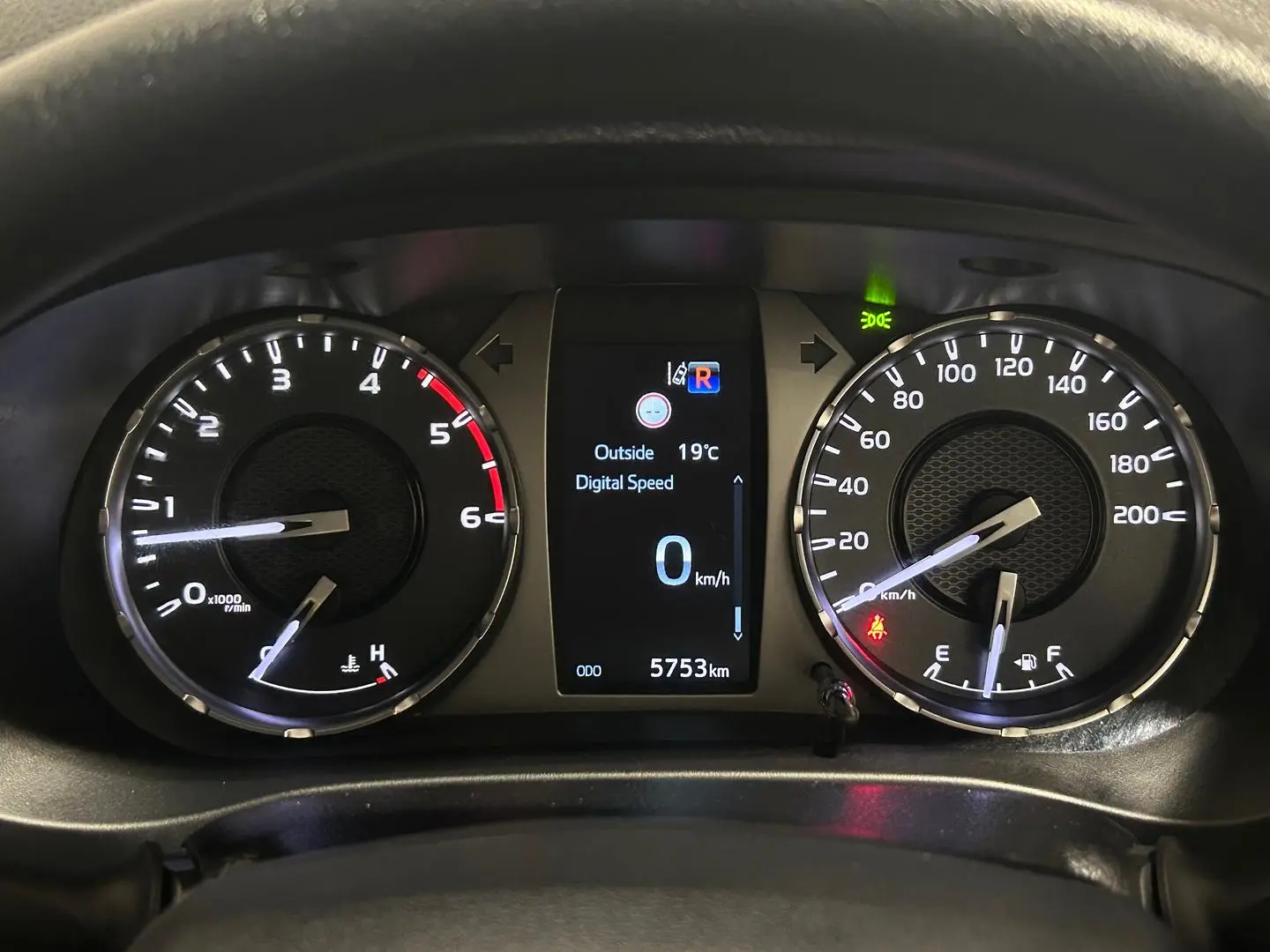 2022 Toyota Hilux Gallery Image 19