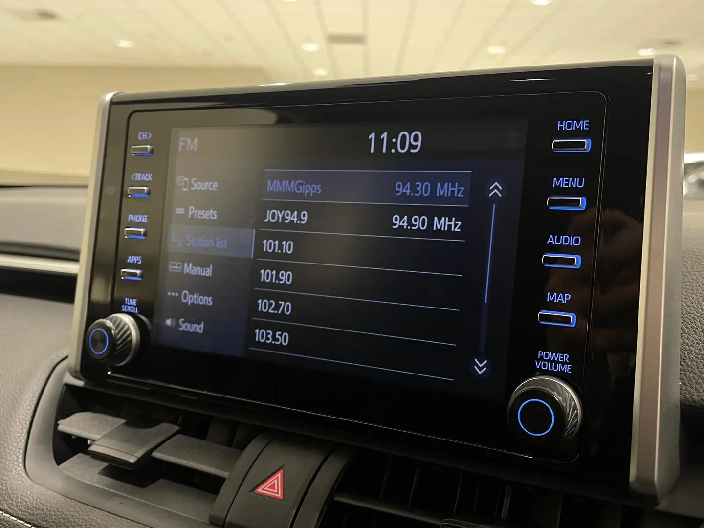 2023 Toyota RAV4 Gallery Image 15