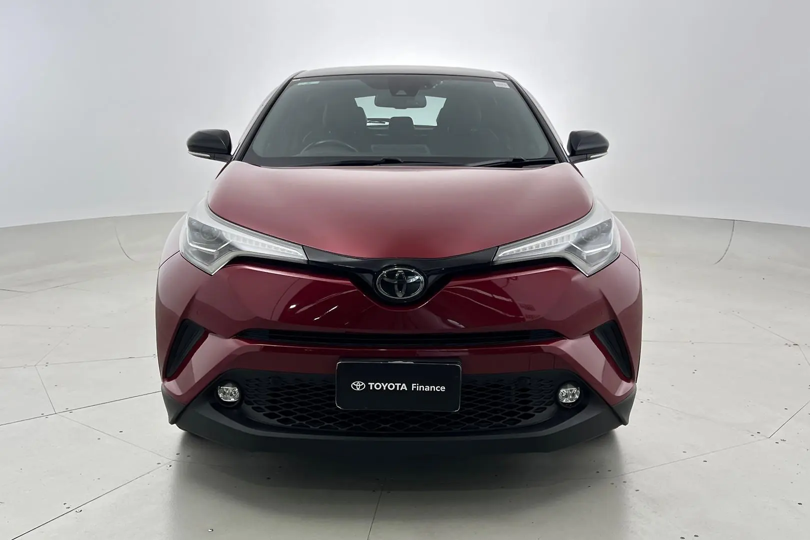 2018 Toyota C-HR Gallery Image 6
