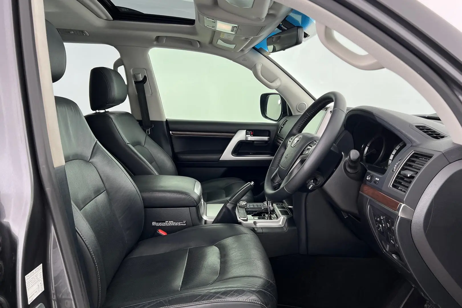 2019 Toyota Landcruiser Gallery Image 11