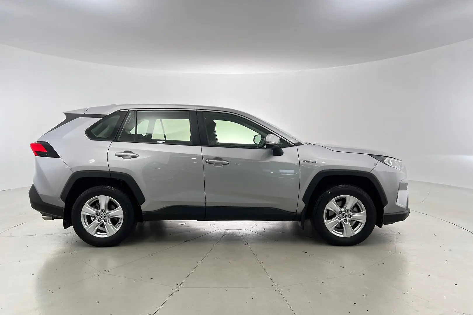 2021 Toyota RAV4 Gallery Image 5