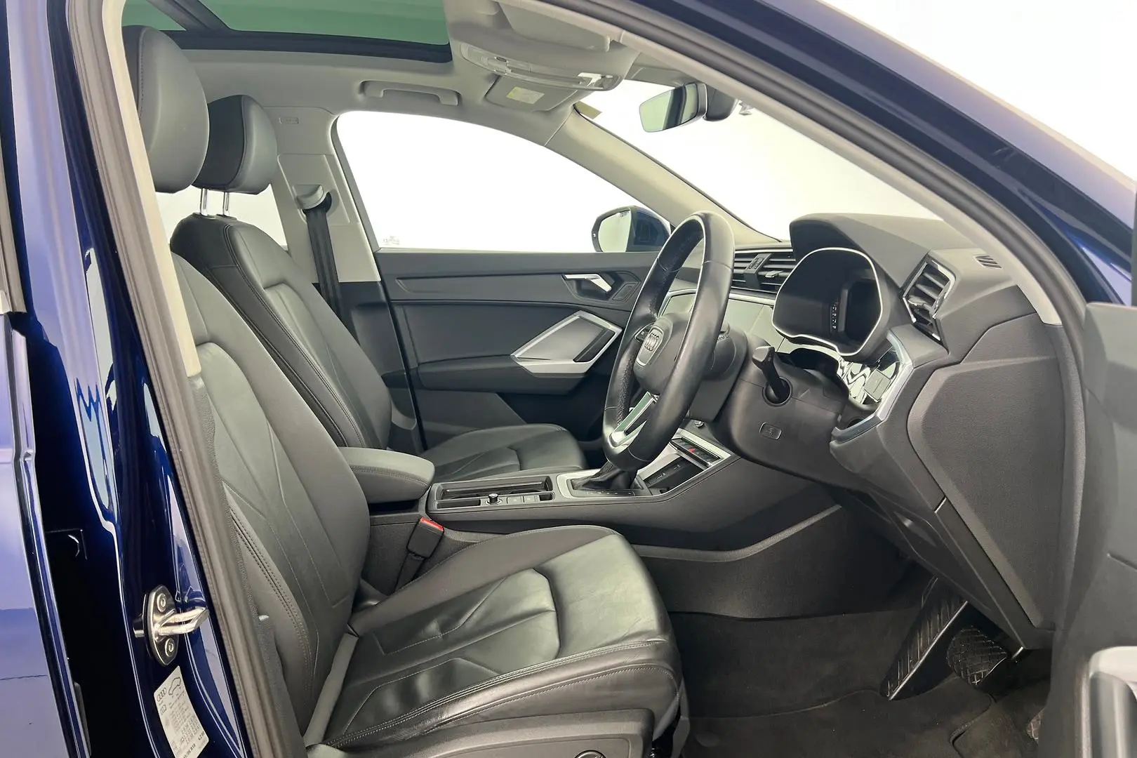 2021 Audi Q3 Gallery Image 11