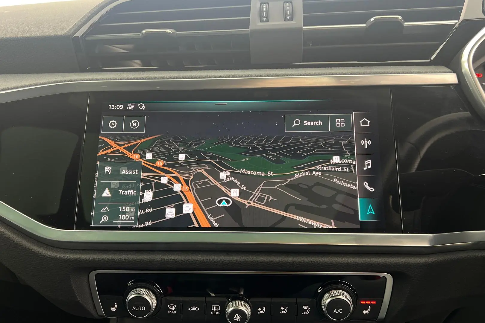 2021 Audi Q3 Gallery Image 18