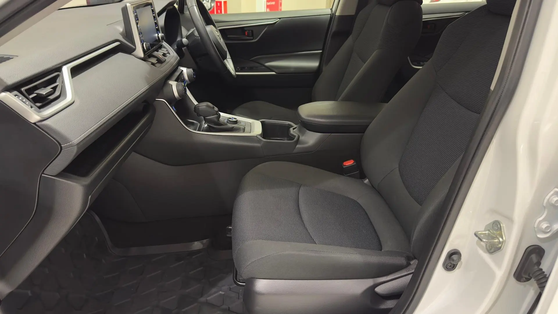 2022 Toyota RAV4 Gallery Image 24