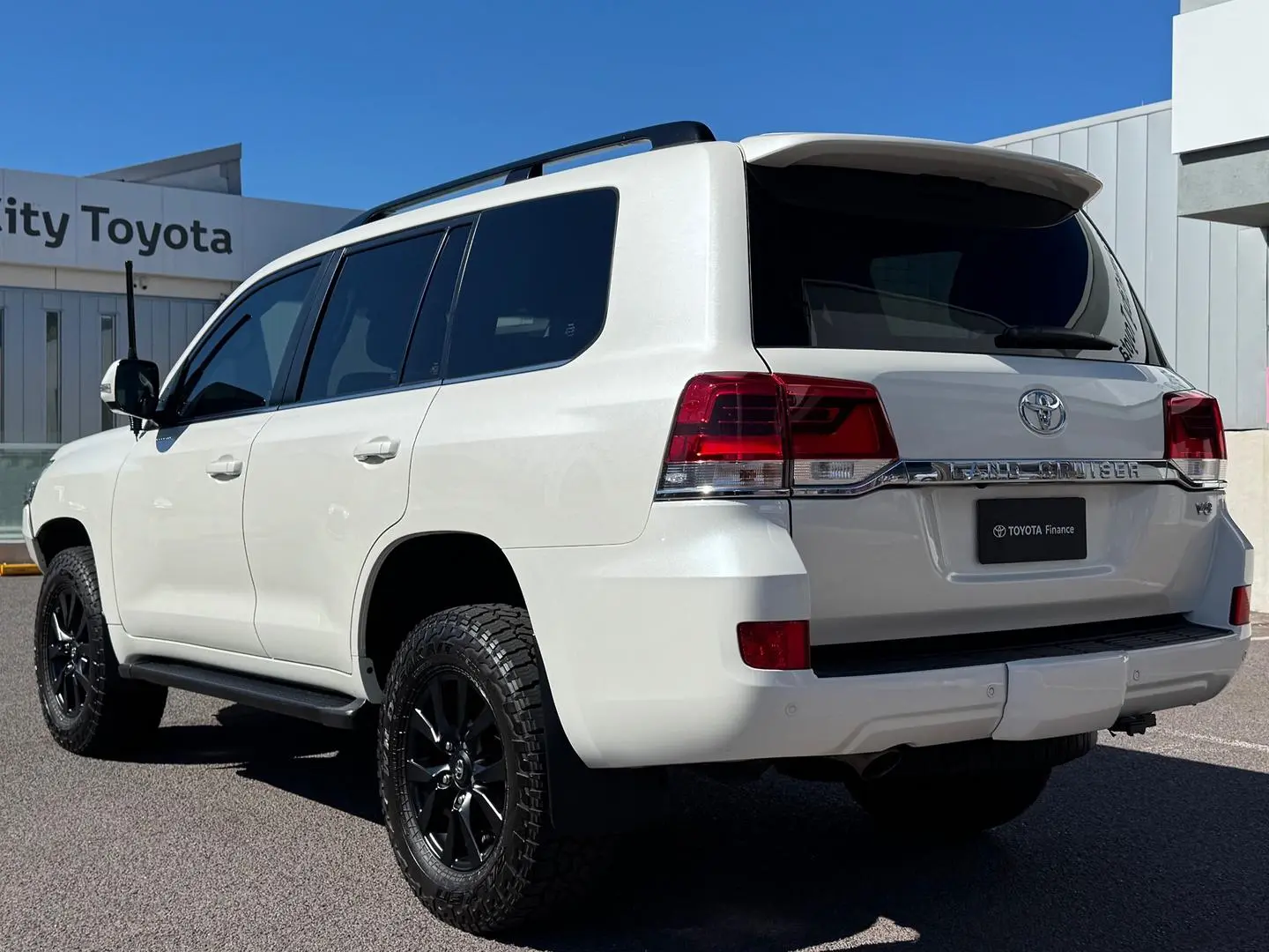 2021 Toyota Landcruiser Gallery Image 7