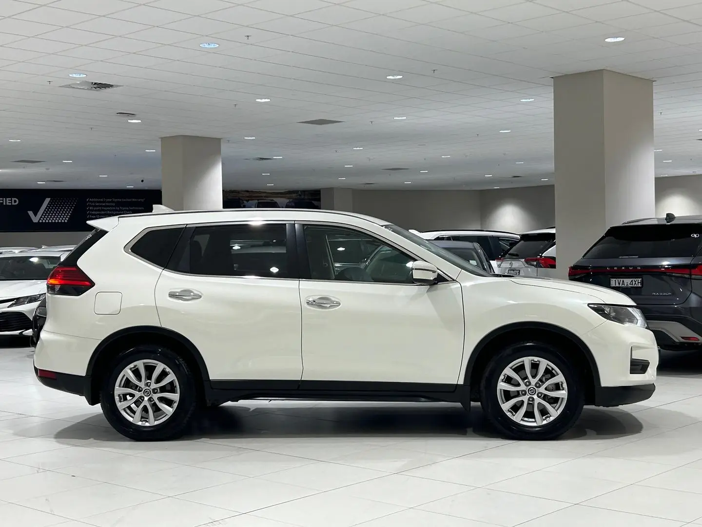 2020 Nissan X-TRAIL Gallery Image 2