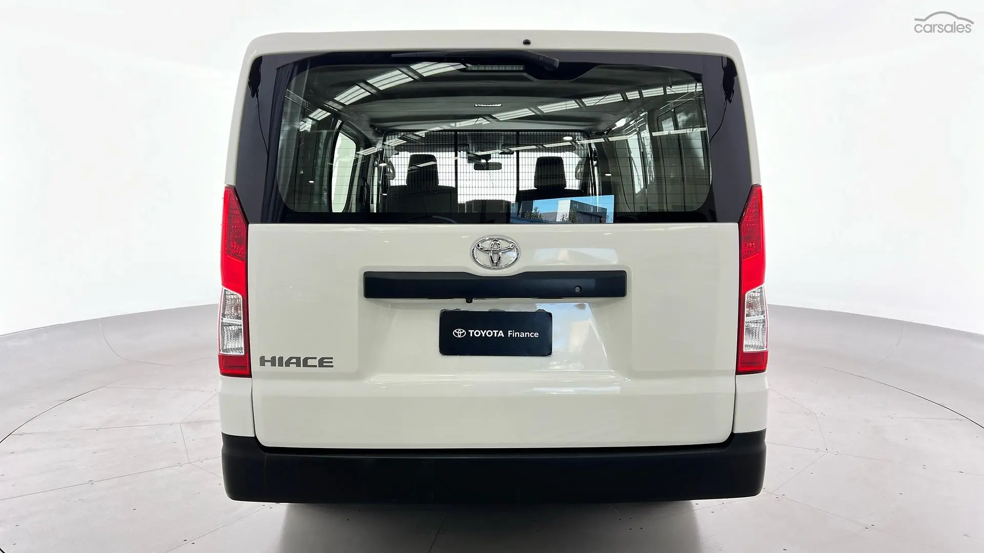 2020 Toyota Hiace Image 6