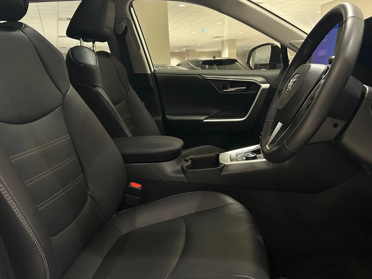 2024 Toyota RAV4 Gallery Image 13
