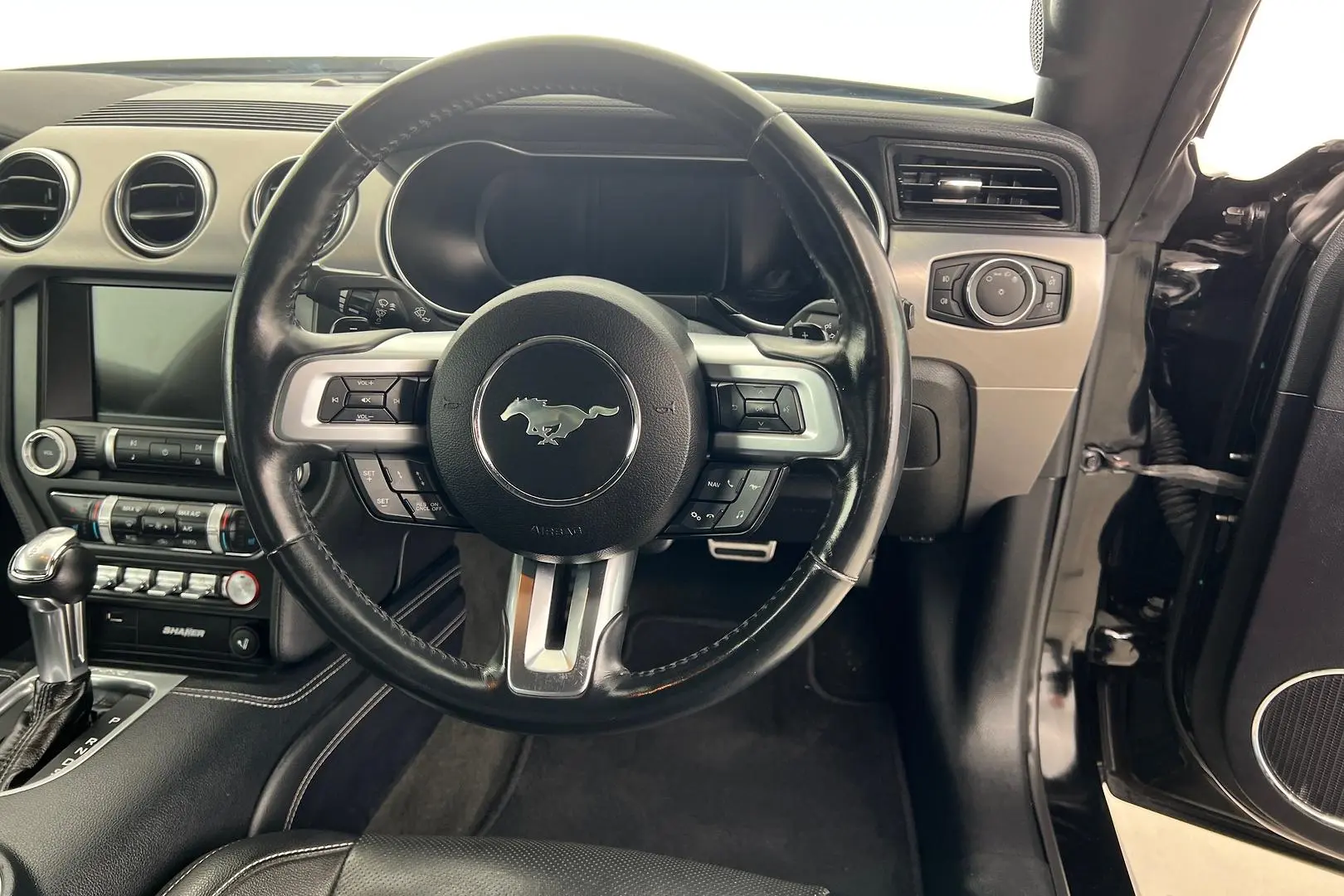 2018 Ford Mustang Gallery Image 17