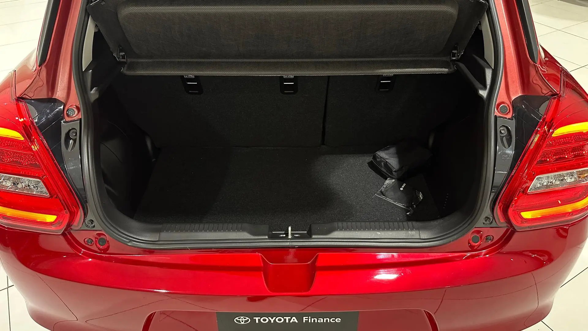 2022 Suzuki Swift Gallery Image 14