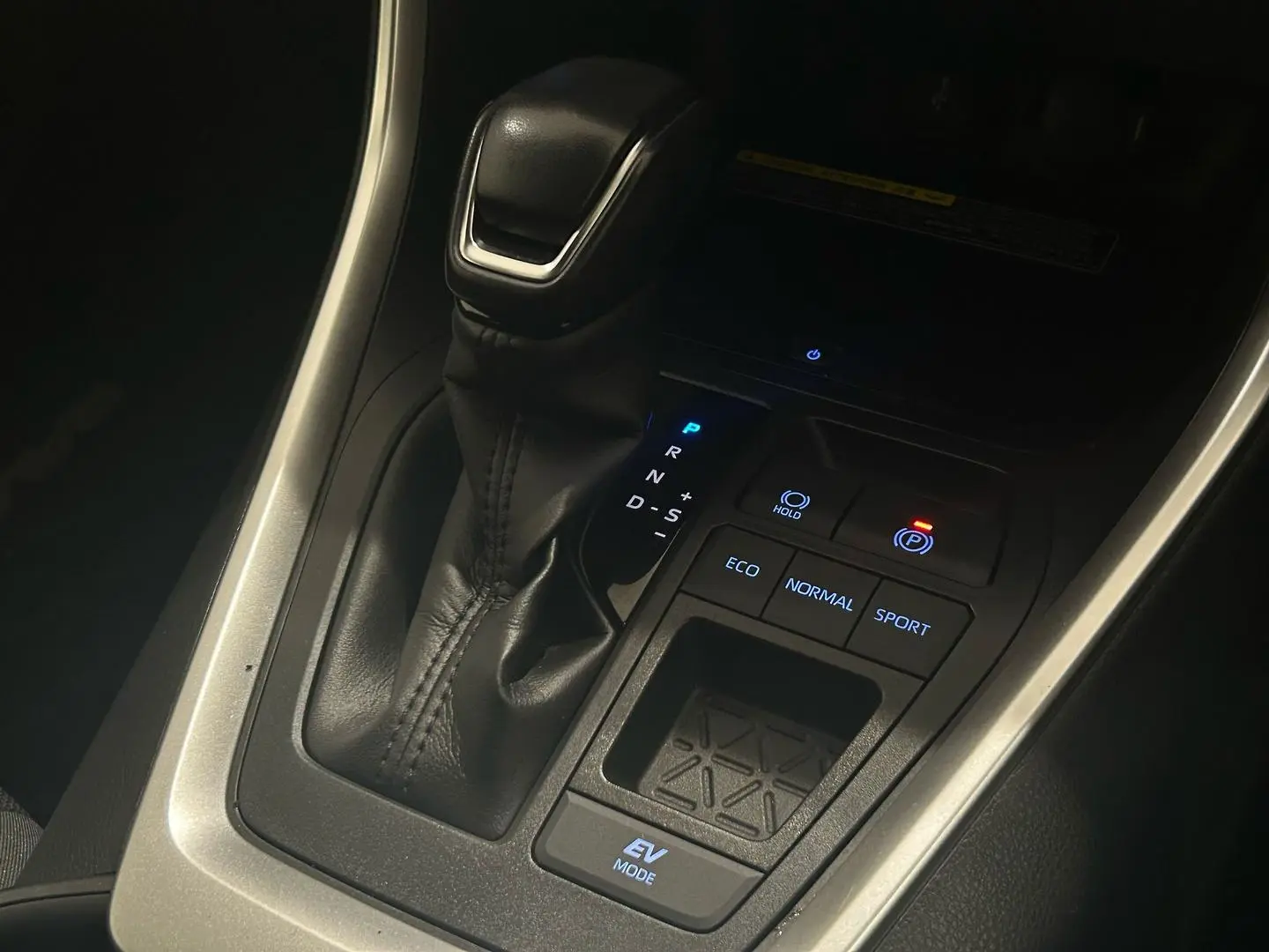 2021 Toyota RAV4 Gallery Image 16