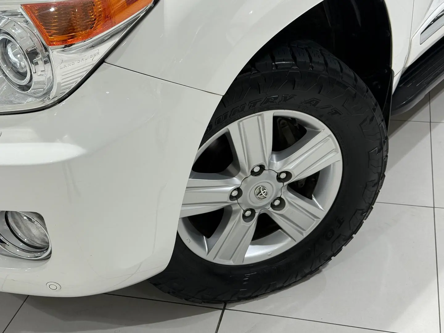 2013 Toyota Landcruiser Gallery Image 11