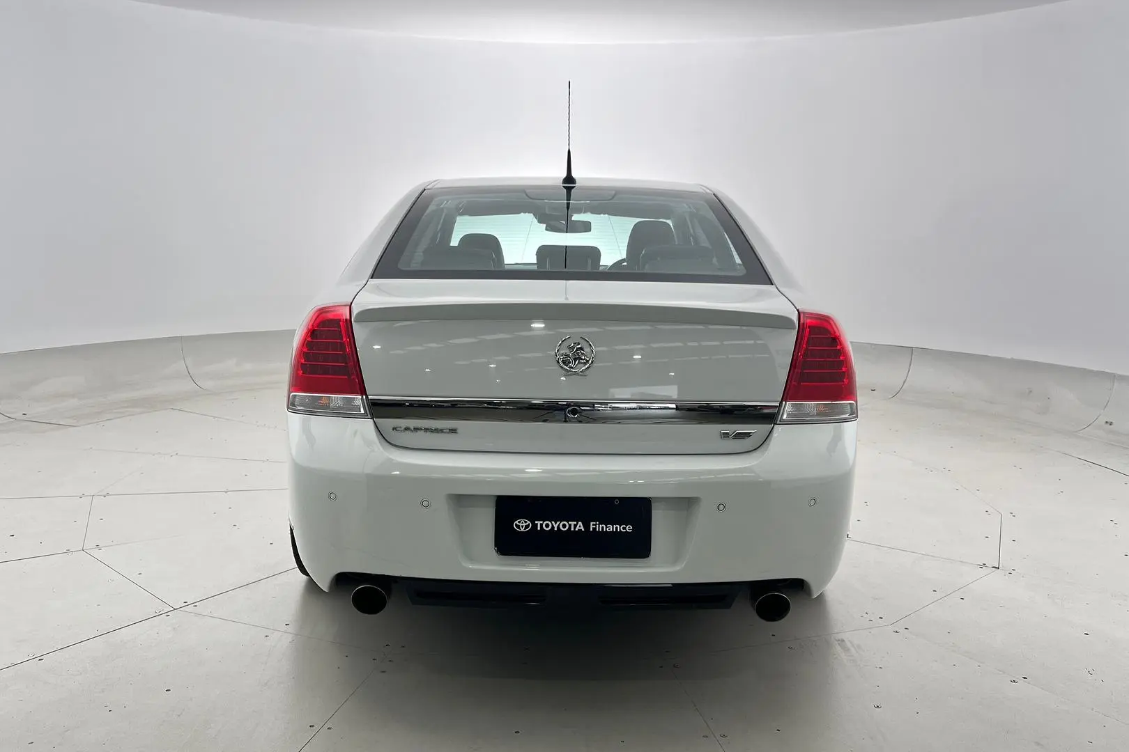 2016 Holden Caprice Gallery Image 6