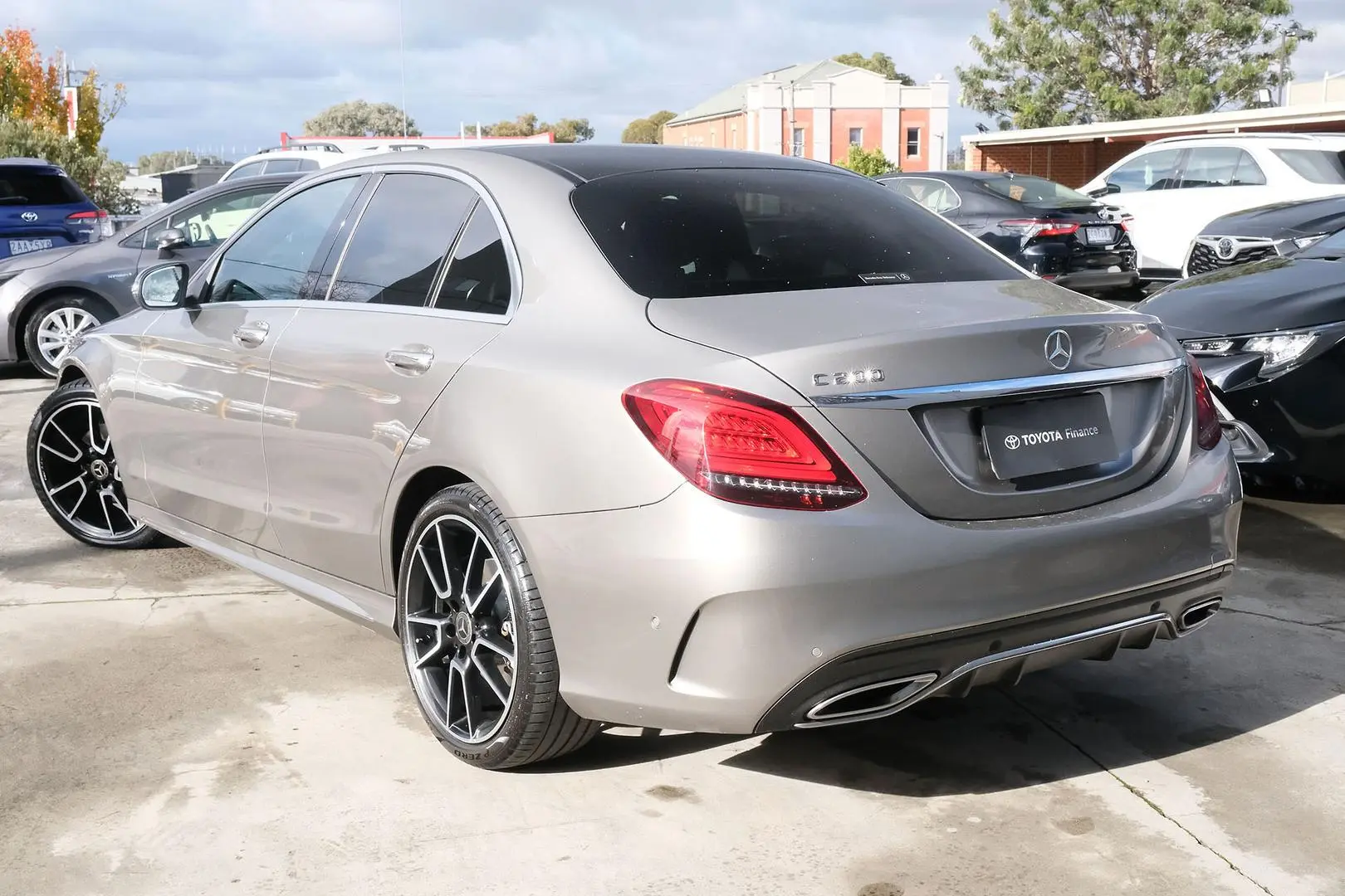 2021 Mercedes-Benz C-Class Gallery Image 2