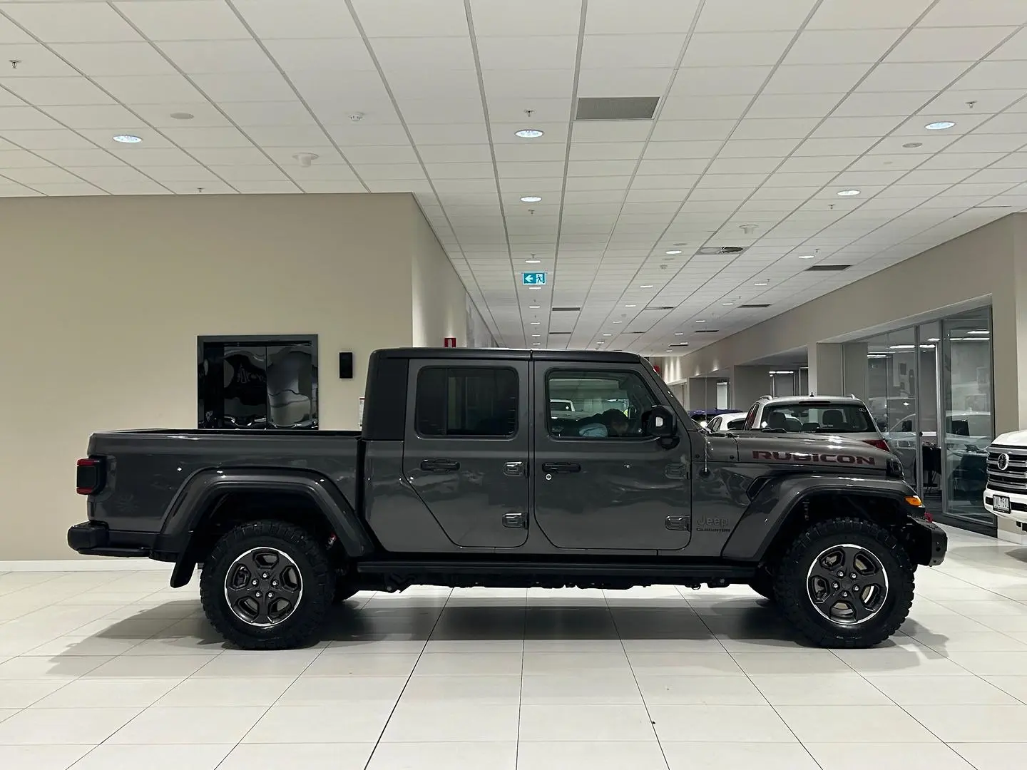 2020 Jeep Gladiator Gallery Image 2