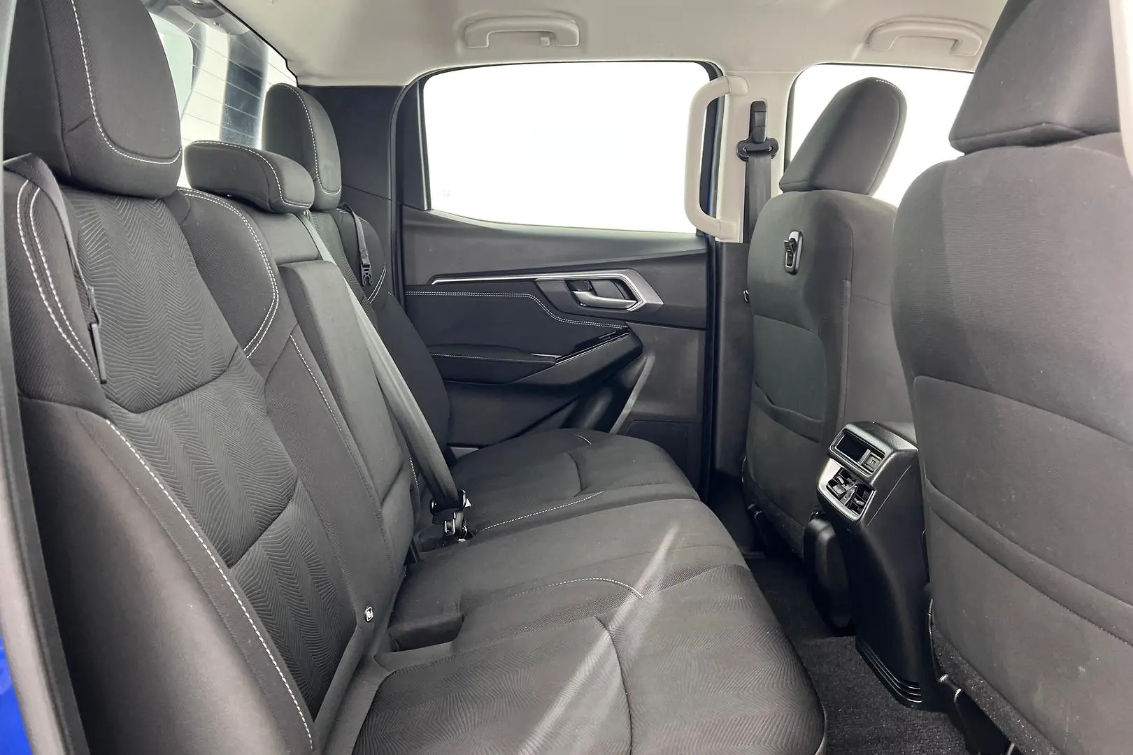 2021 Isuzu D-MAX Gallery Image 18