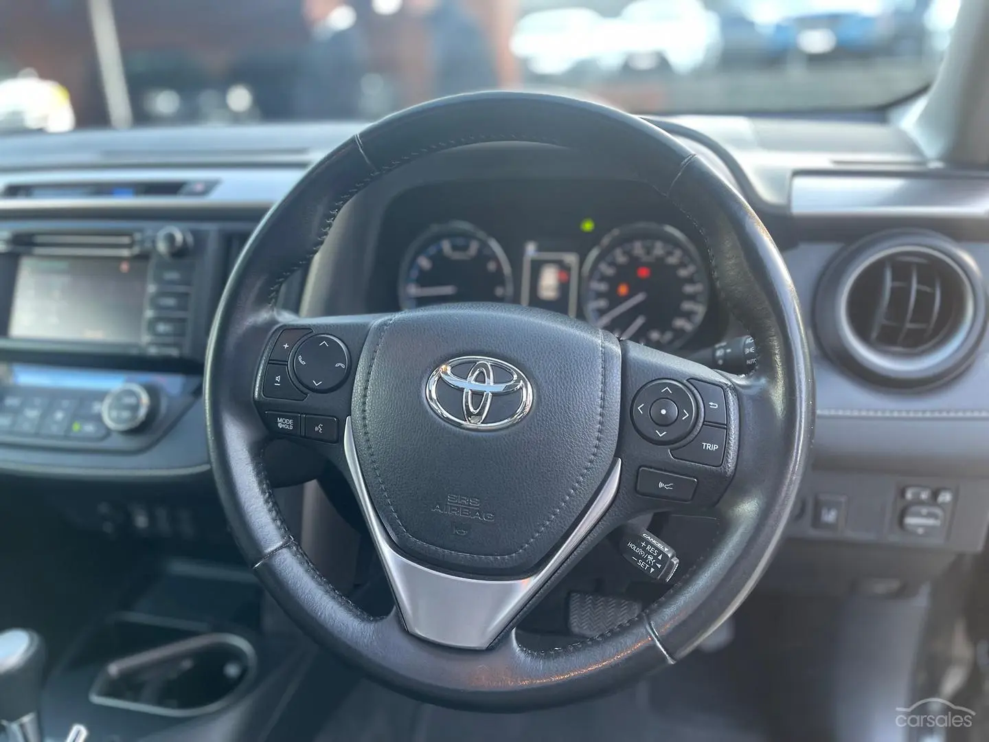 2017 Toyota RAV4 Image 15