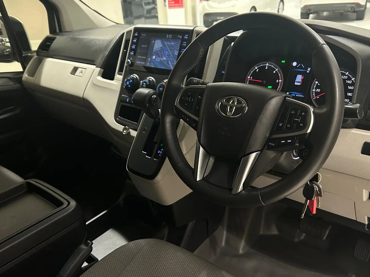 2022 Toyota Hiace Gallery Image 14