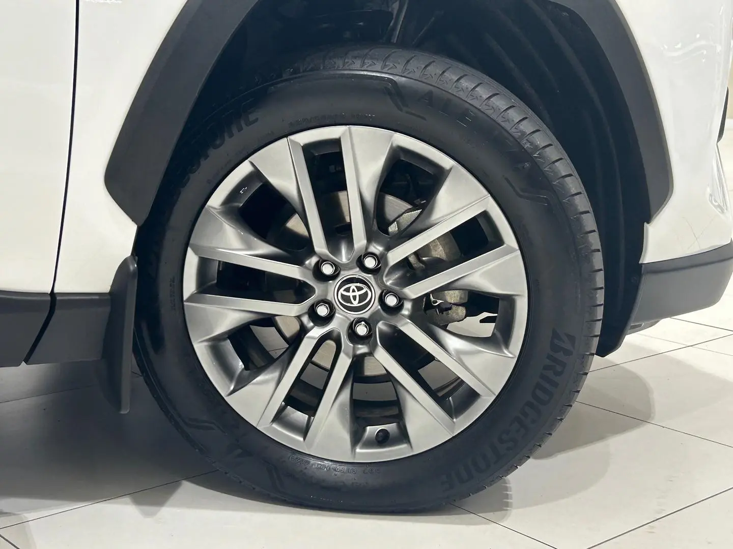 2024 Toyota RAV4 Gallery Image 11