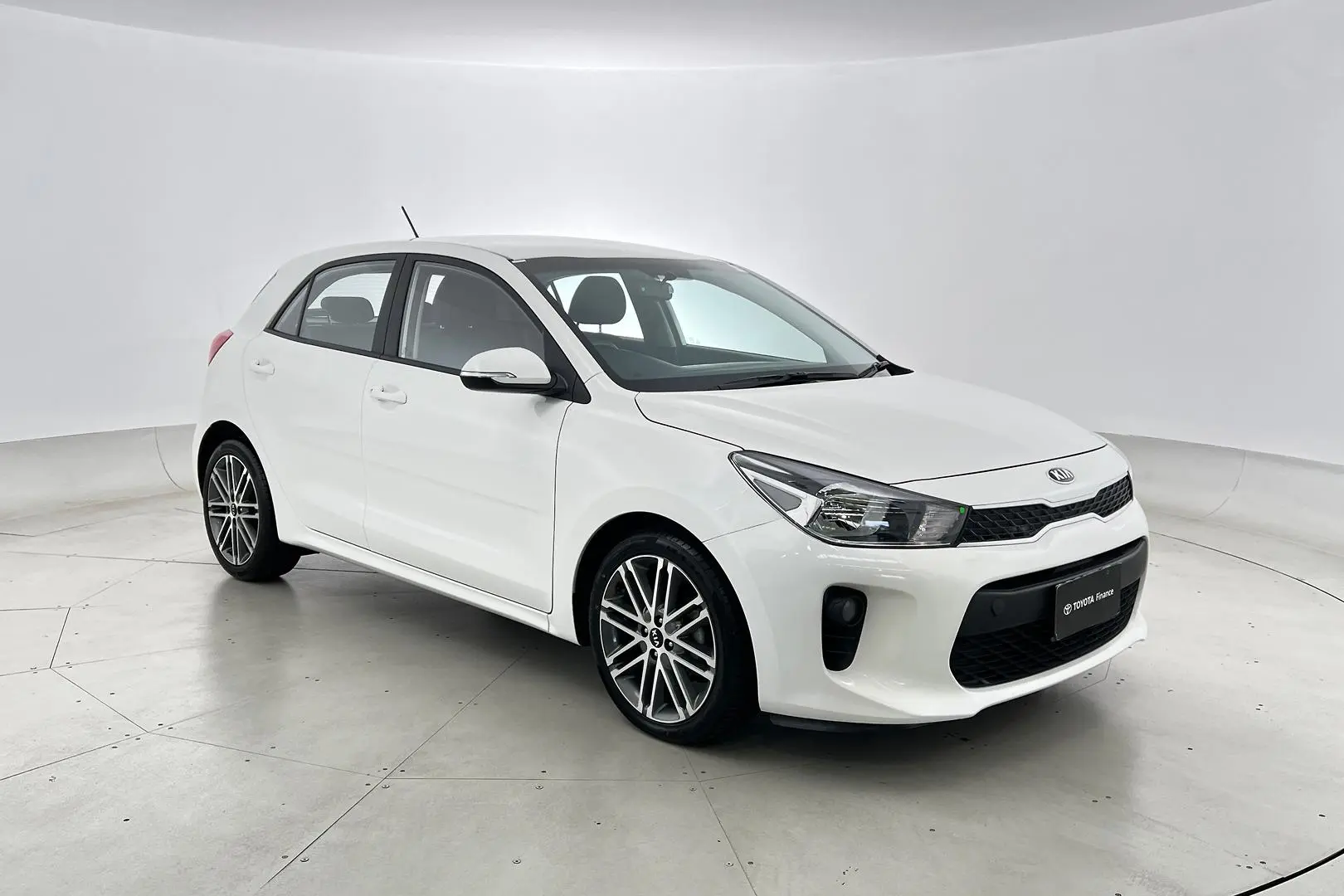 2019 Kia Rio Image 1