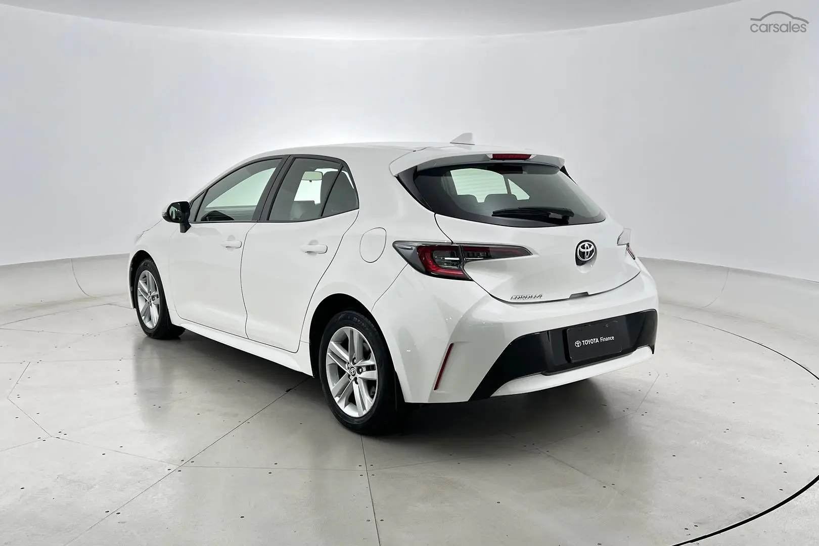 2018 Toyota Corolla Image 2