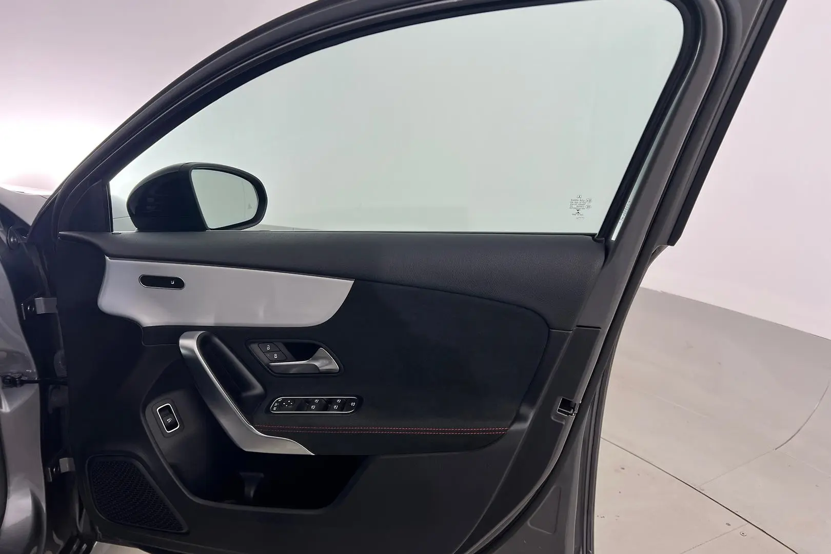 2022 Mercedes-Benz A-Class Gallery Image 13
