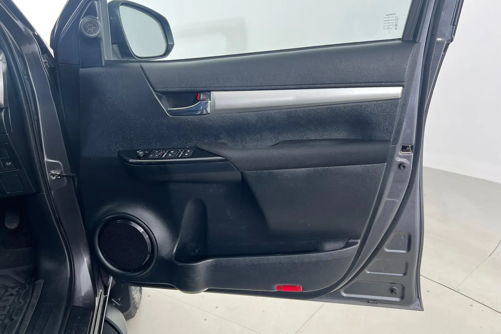 2022 Toyota Hilux Gallery Image 14
