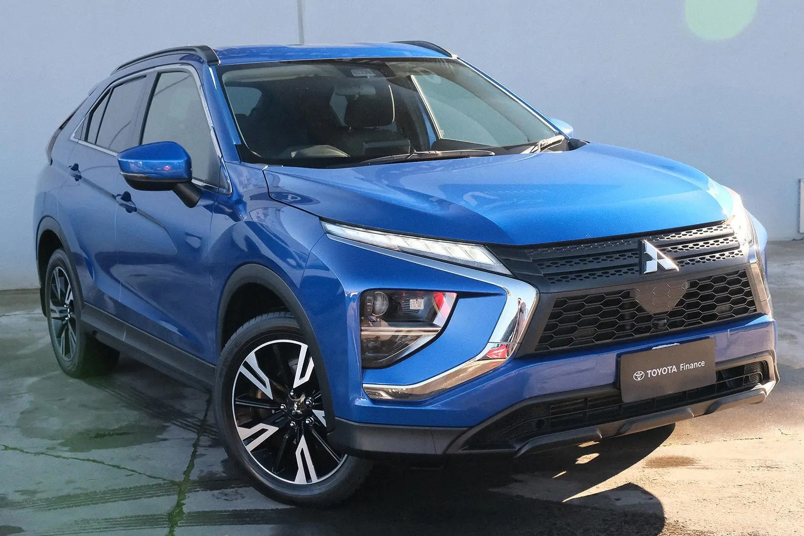 2021 Mitsubishi Eclipse Cross Gallery Image 1