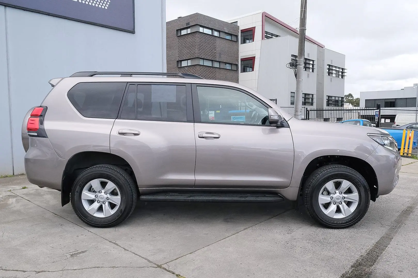 2023 Toyota Landcruiser Prado Gallery Image 5