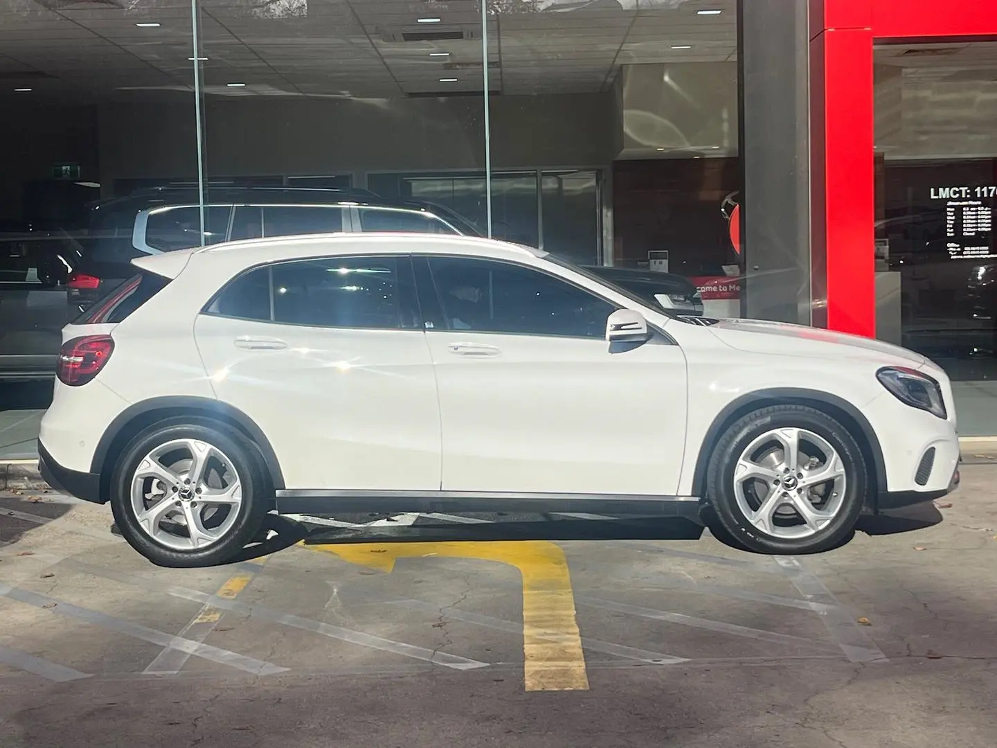 2018 Mercedes-Benz GLA-Class Gallery Image 3