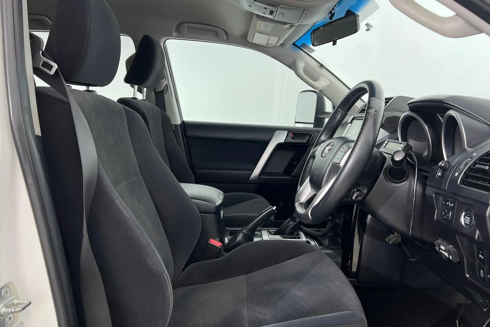 2015 Toyota Landcruiser Prado Gallery Image 13